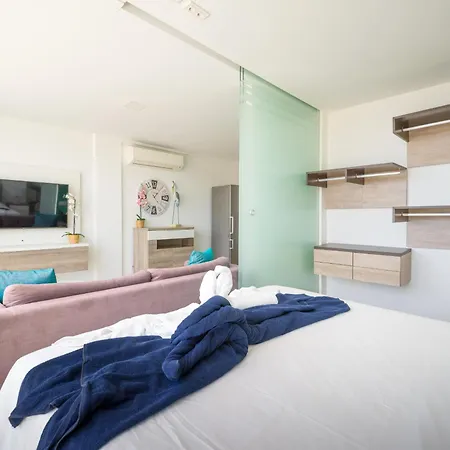 Beyond Amadores 11 Моган