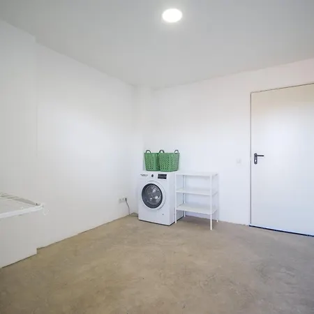 Beyond Amadores 11 *