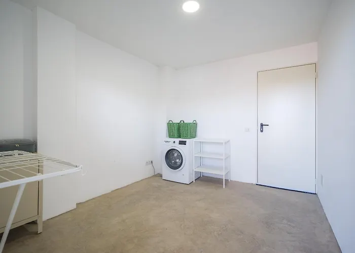 Beyond Amadores 11 *