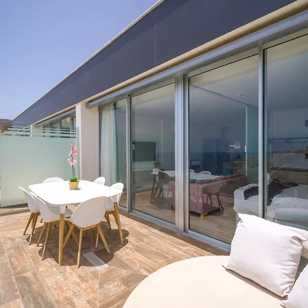 Vakantiehuis Beyond Amadores 11 *