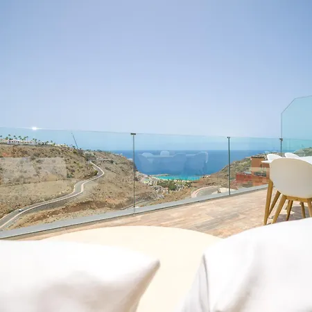 Vakantiehuis Beyond Amadores 11 *