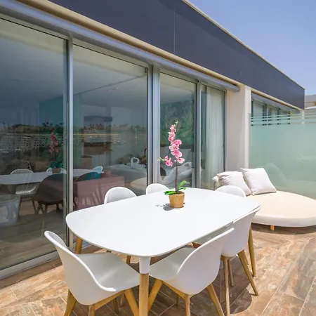 Beyond Amadores 11 *