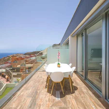 Vakantiehuis Beyond Amadores 11 *