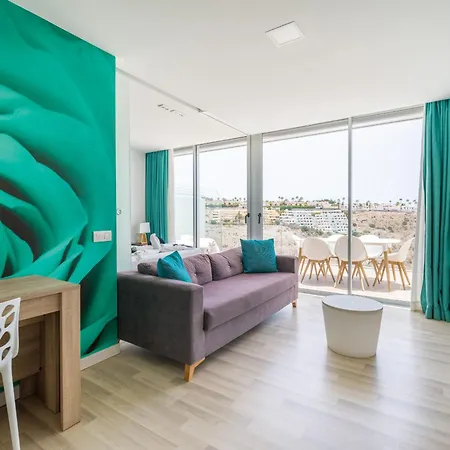 Vakantiehuis Beyond Amadores 11 *